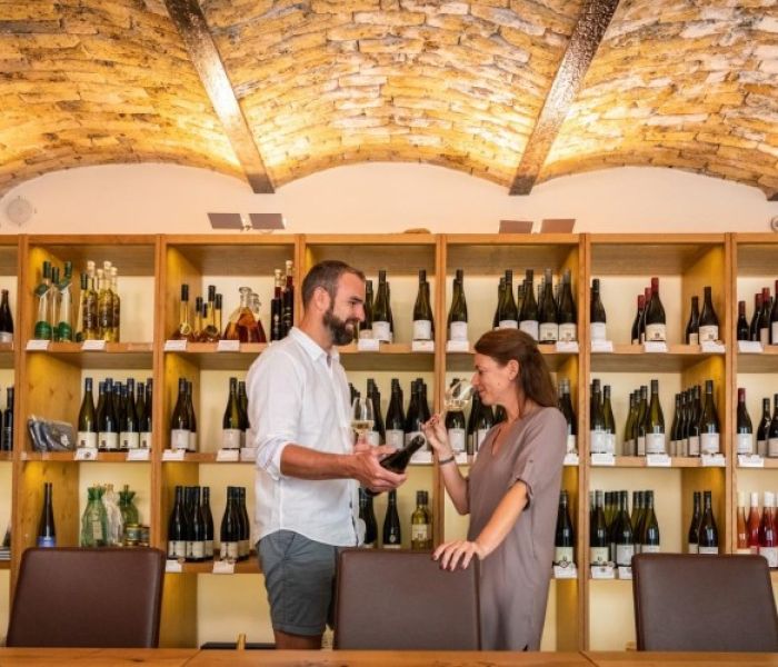 Weinprobe in der Vinothek im Weingut Peth, Fl&ouml;rsheim-Dalsheim (Foto: Dominik Ketz)